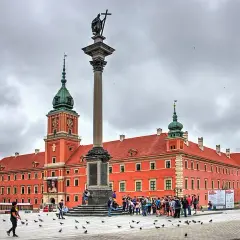 Zwiedzanie zamku królewskiego w Warszawie za darmo – uniknij kosztów
