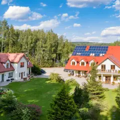 Leśny dworek Cisów: idealne miejsce na relaks i wypoczynek w naturze
