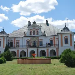 Pałac w Czyżowie Szlacheckim - historia, noclegi i wyjątkowe wydarzenia