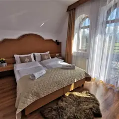 Miodowy Dworek - komfortowe noclegi z widokiem na Tatry w Bukowinie