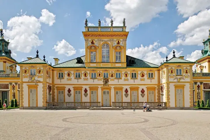 Nieznane sekrety pałaców w Warszawie: historia, architektura i atrakcje