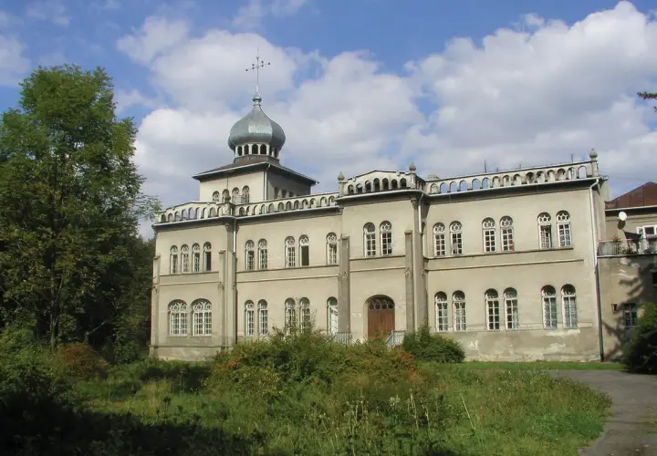 Pałac w Osieku: Historia, architektura i tajemnice tego zabytku