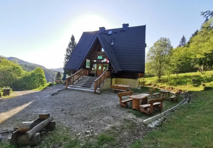 Bacówka pod Honem - idealne miejsce na wypoczynek w Bieszczadach