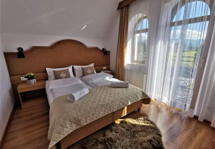 Miodowy Dworek - komfortowe noclegi z widokiem na Tatry w Bukowinie