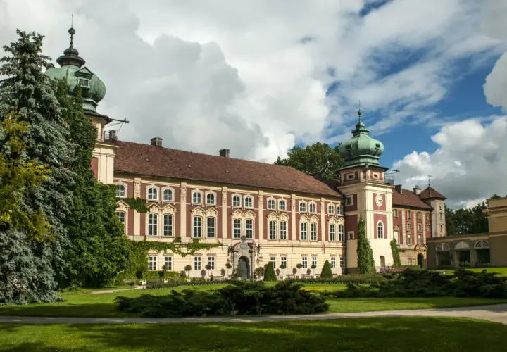 Zamek w Łańcucie zdjęcia: Odkryj piękno i tajemnice architektury