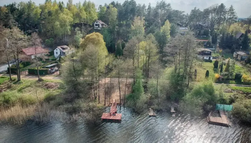 Najlepsze pola namiotowe nad jeziorem Kujawsko-Pomorskie na wakacje