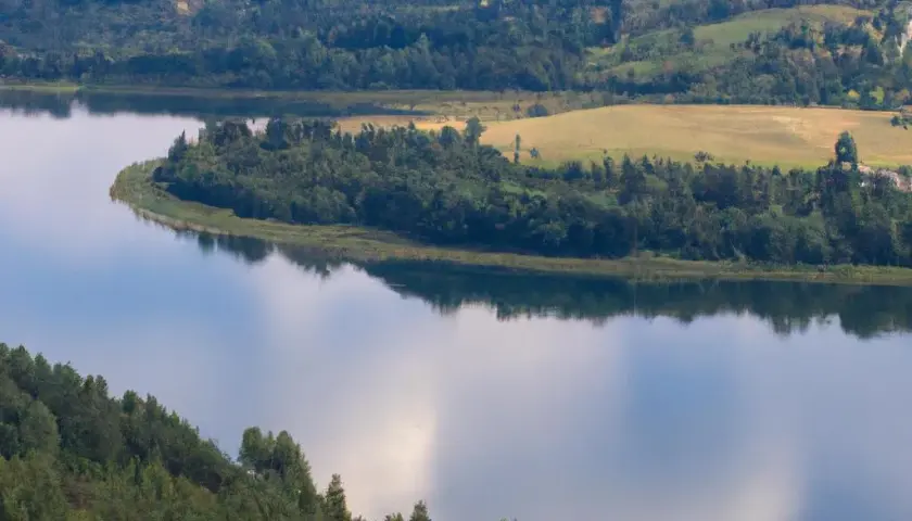 Jezioro Uścimowskie - piękno natury i atrakcje w Lubelszczyźnie