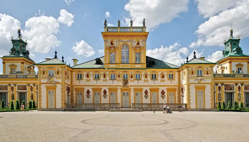 Nieznane sekrety pałaców w Warszawie: historia, architektura i atrakcje