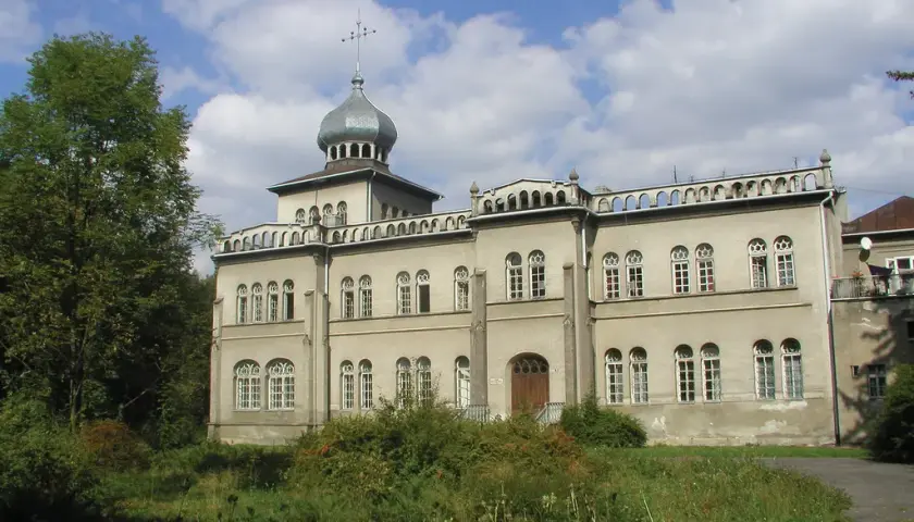 Pałac w Osieku: Historia, architektura i tajemnice tego zabytku