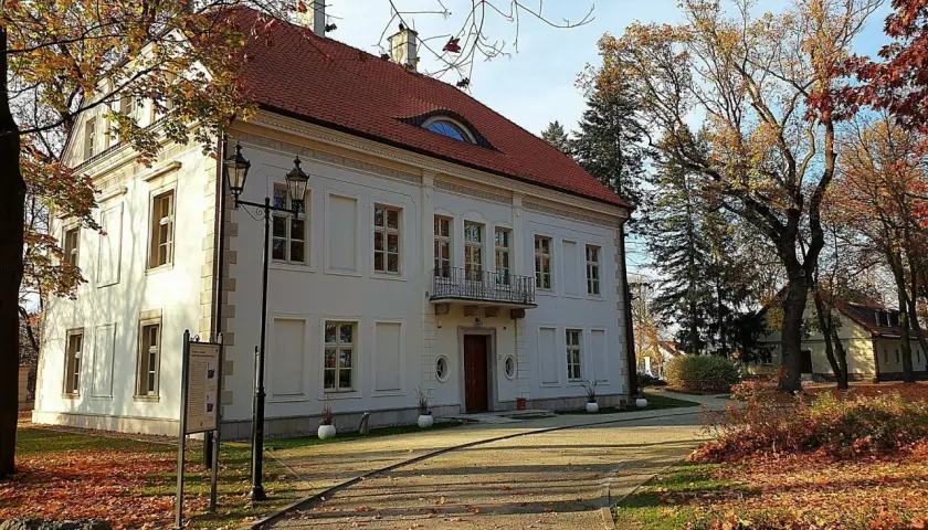 Pałac w Chrzęsnem: historia, zwiedzanie i tajemnice zabytkowej architektury
