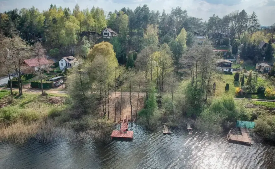 Najlepsze pola namiotowe nad jeziorem Kujawsko-Pomorskie na wakacje