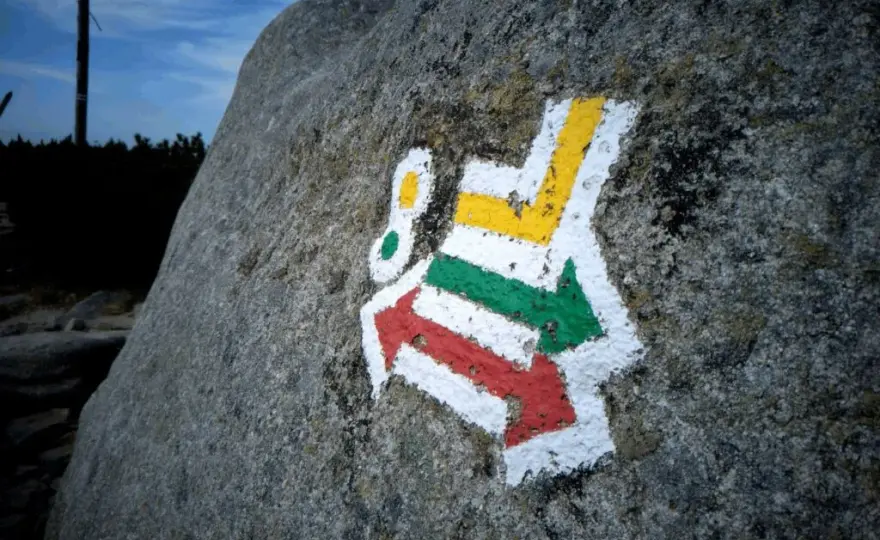 Co oznaczają kolory szlaków w Tatrach i jak je wykorzystać w nawigacji