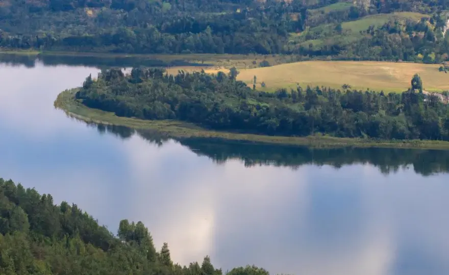 Jezioro Uścimowskie - piękno natury i atrakcje w Lubelszczyźnie