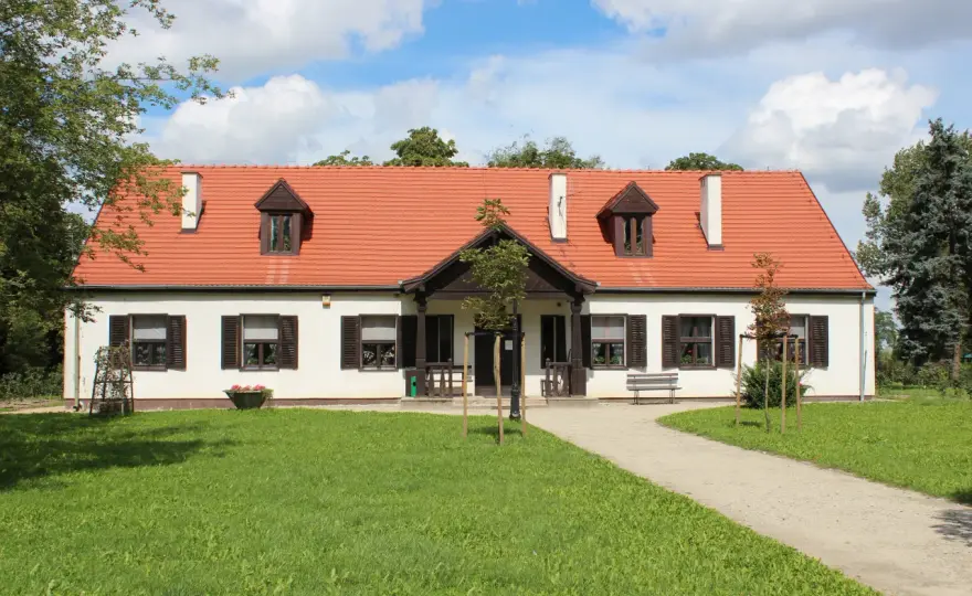 Dworek Marii Dąbrowskiej w Russowie - historia, wystawy i atrakcje