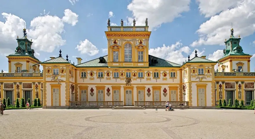 Nieznane sekrety pałaców w Warszawie: historia, architektura i atrakcje