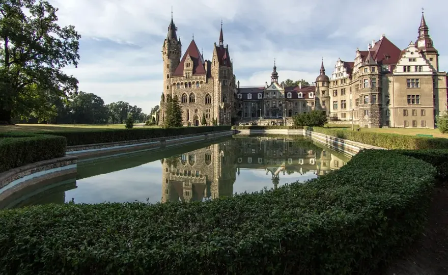 Najpiękniejsze pałace na Śląsku do zwiedzania – odkryj ich historię