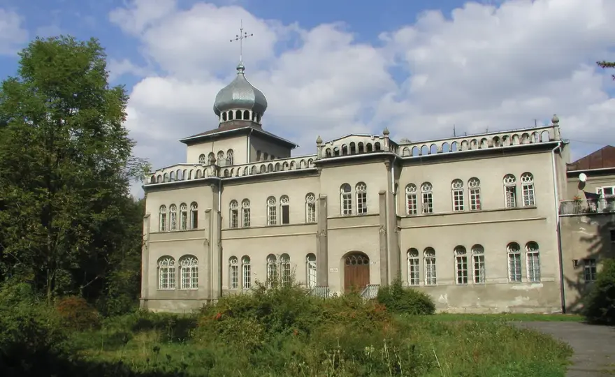 Pałac w Osieku: Historia, architektura i tajemnice tego zabytku