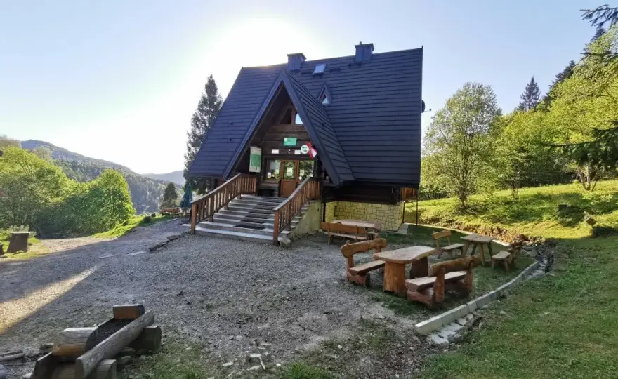 Bacówka pod Honem - idealne miejsce na wypoczynek w Bieszczadach