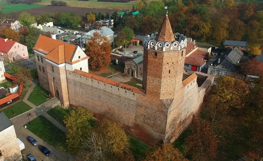 Zamek Królewski w Łęczycy: historia, zwiedzanie i tajemnice średniowiecznej twierdzy