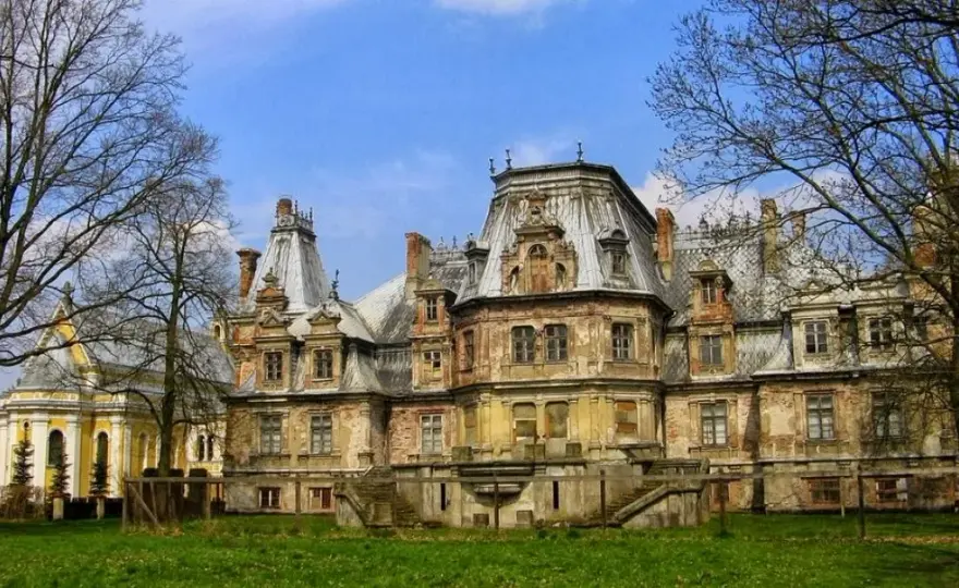 Pałac Sobańskich w Guzowie - historia, architektura i plany renowacji