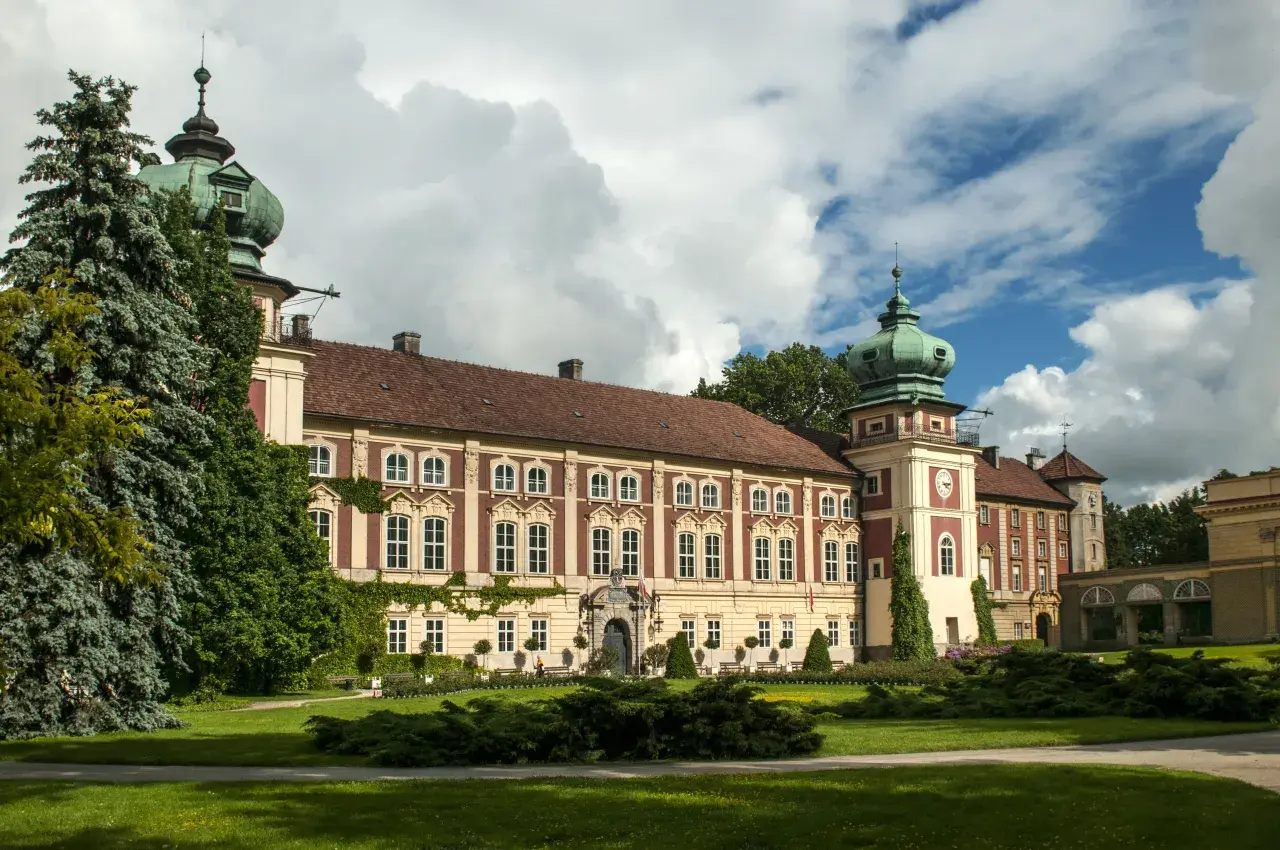 Zamek w Łańcucie zdjęcia: Odkryj piękno i tajemnice architektury