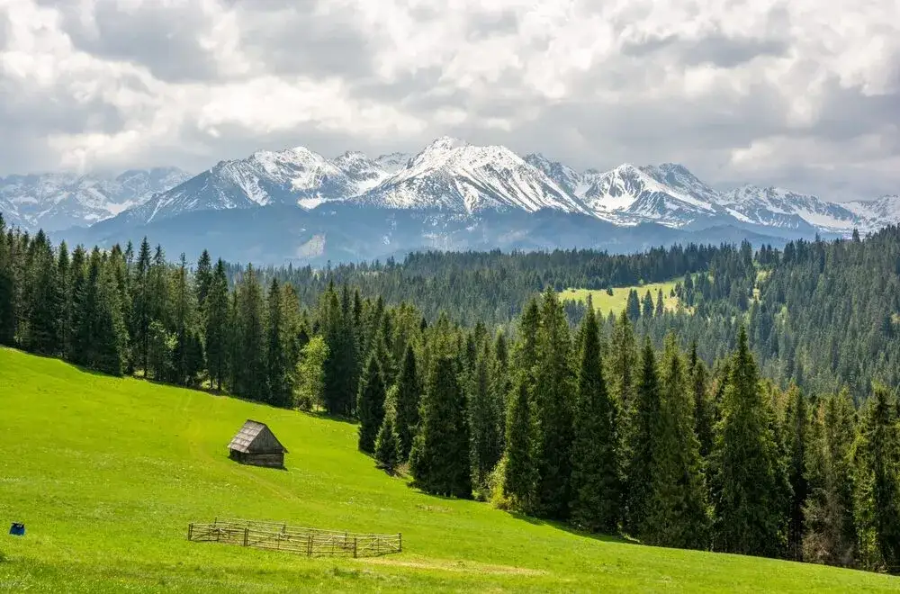 Zdjęcie Jakie szlaki w Tatrach w maju? Odkryj bezpieczne trasy na wiosnę