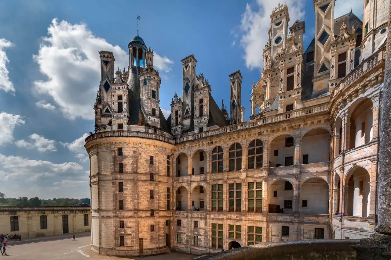 Zdjęcie Zamek w Chambord: historia, ceny biletów i sekrety architektury, które musisz poznać