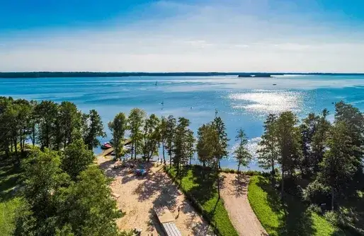 Zdjęcie Jezioro Mąkowarskie: atrakcje, plaże i tajemnice przyrody, które warto poznać