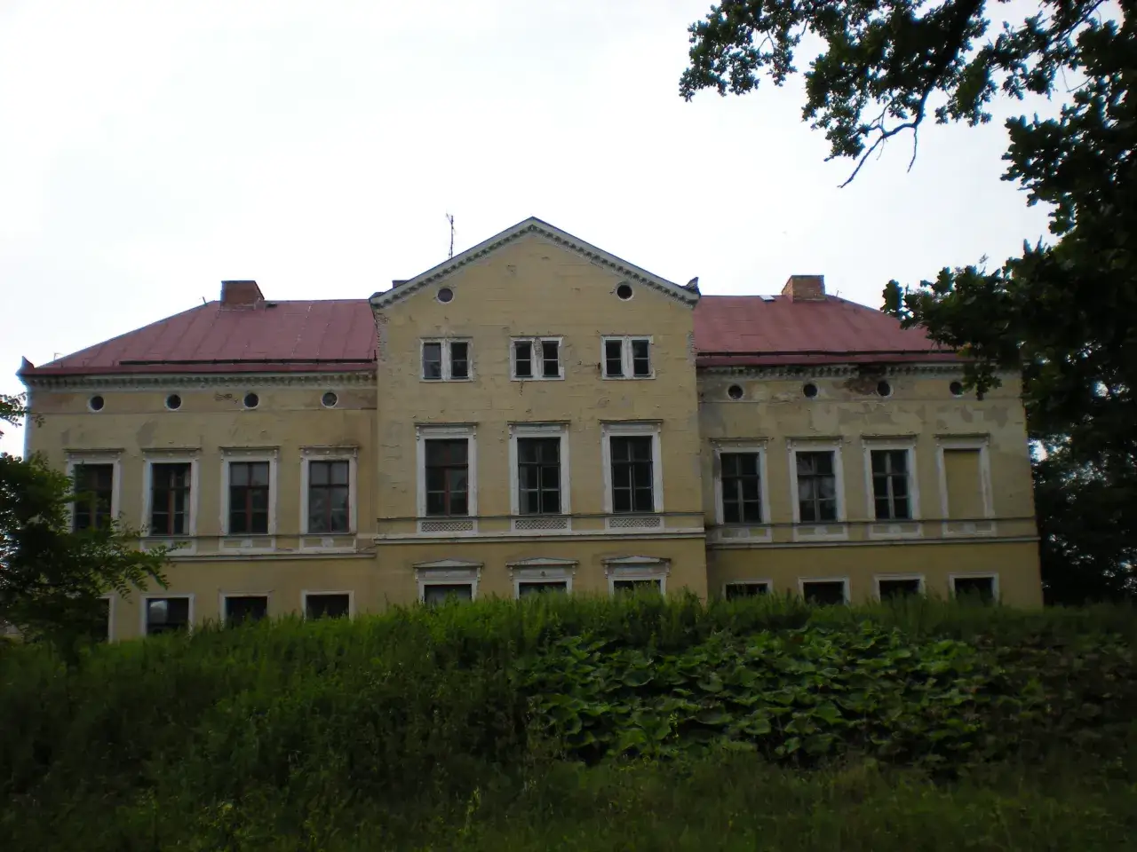 Zdjęcie Pałac w Kwitajnach: historia, tajemnice i aktualny stan zabytku Warmii